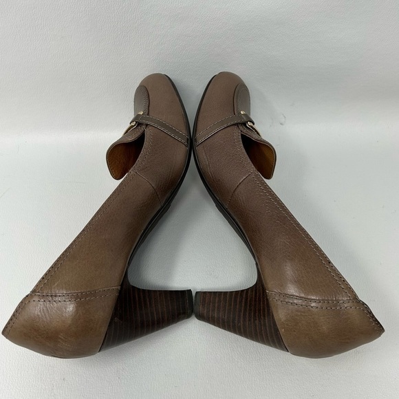 Sofft Size 9M Shoes Womens Slip-On Pumps Buckle Detail Stacked Heels Taupe Shoes - Picture 11 of 12